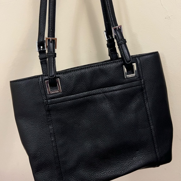Calvin Klein Black Leather Shoulder Bag NWT | Multiple Pockets | Womens Bag - Picture 6 of 7